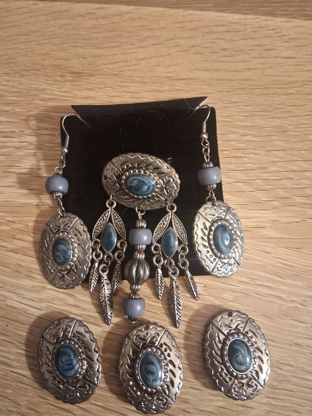 Silver-Toned Blue Stone Oval Pendant & Earring Set
